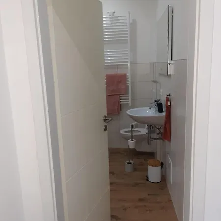 Luxurioese Mit Eigenem Garten Διαμέρισμα